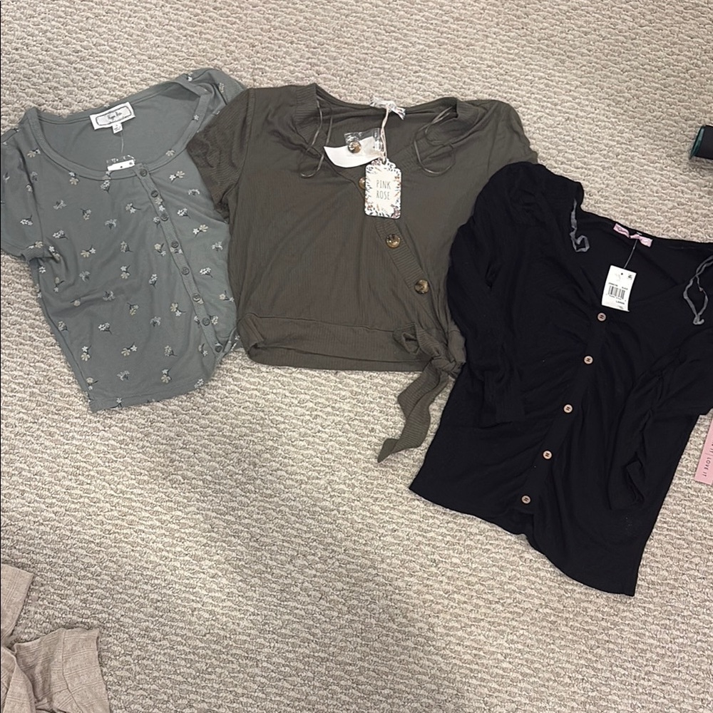 Hippie Rose Gray and Green Fitted Short Sleeve Tops